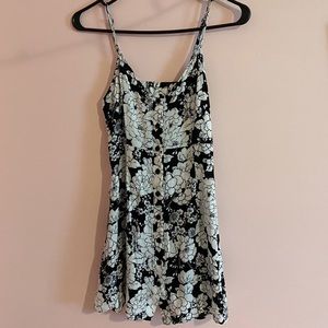 backless black & white mini dress, size small 🖤🤍